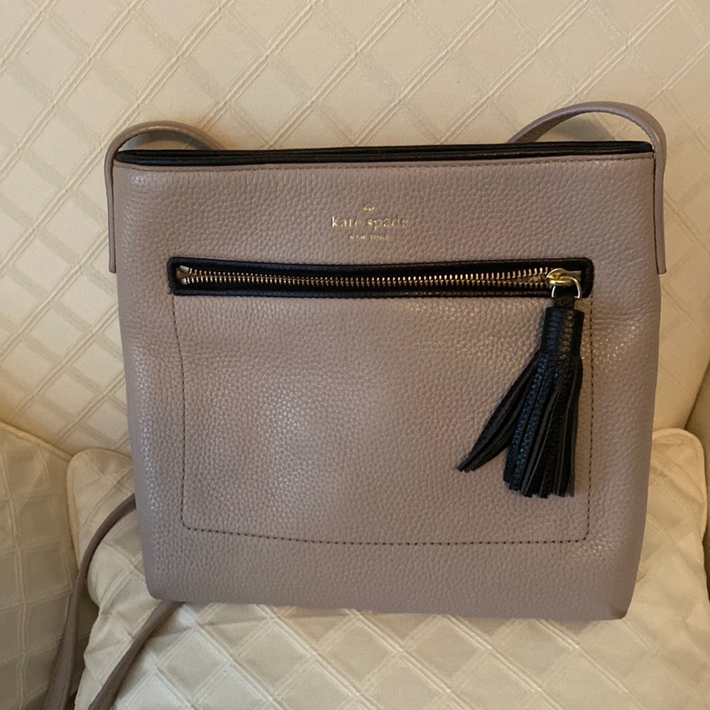 VGUC. Chester Street Dessi Grey pebbled Crossbody bag with black trim.